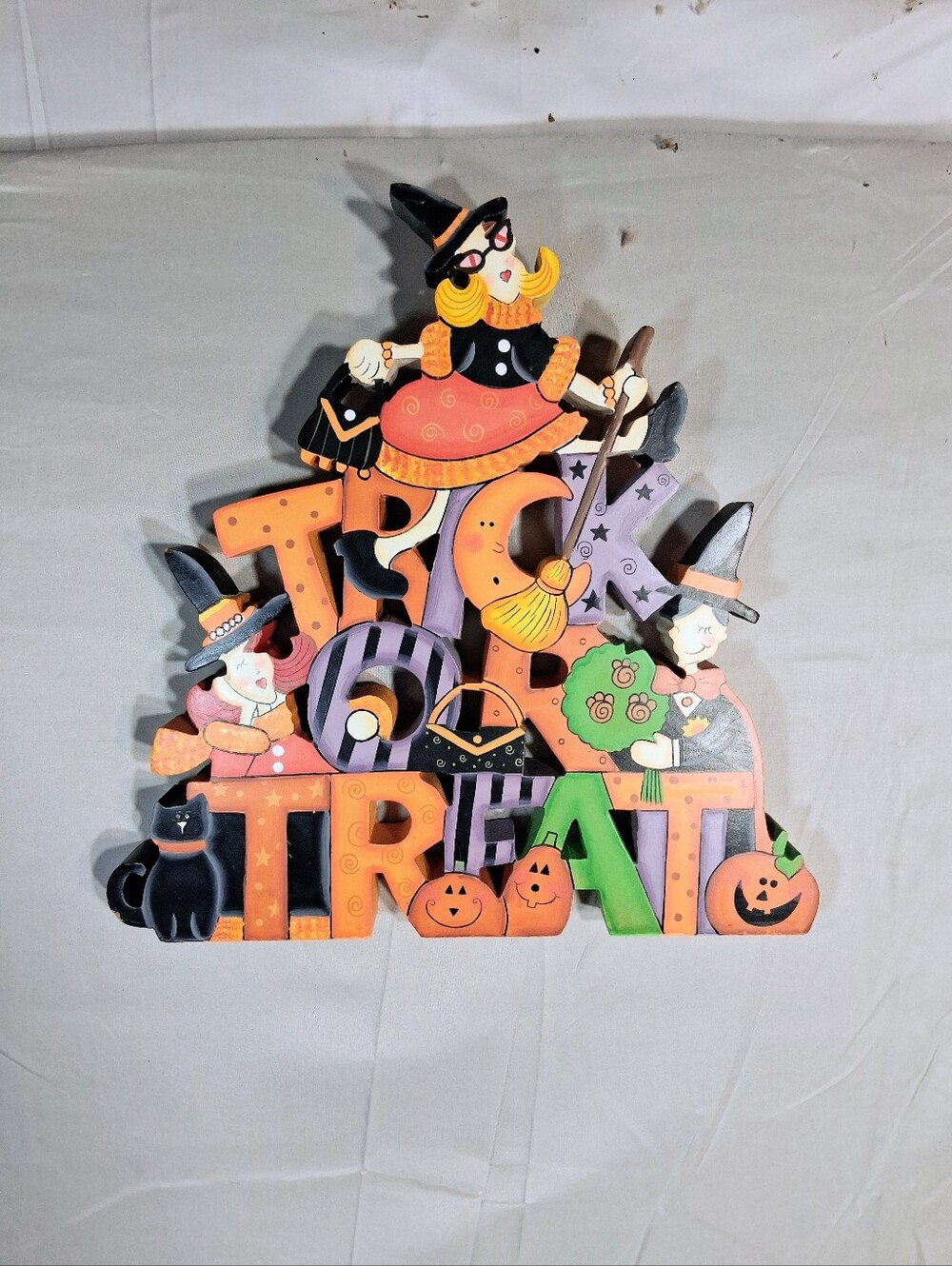 2005 Vintage "Spooky Hollow" Diva Witch Coolection Wooden Hanging Holiday Sign